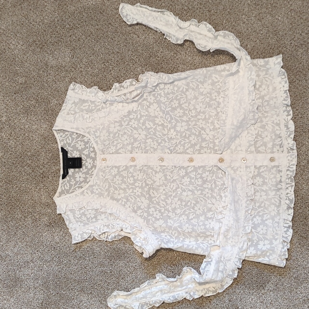 Marc Jacobs white button down floral sleeveless top with ruffle shoulder trim